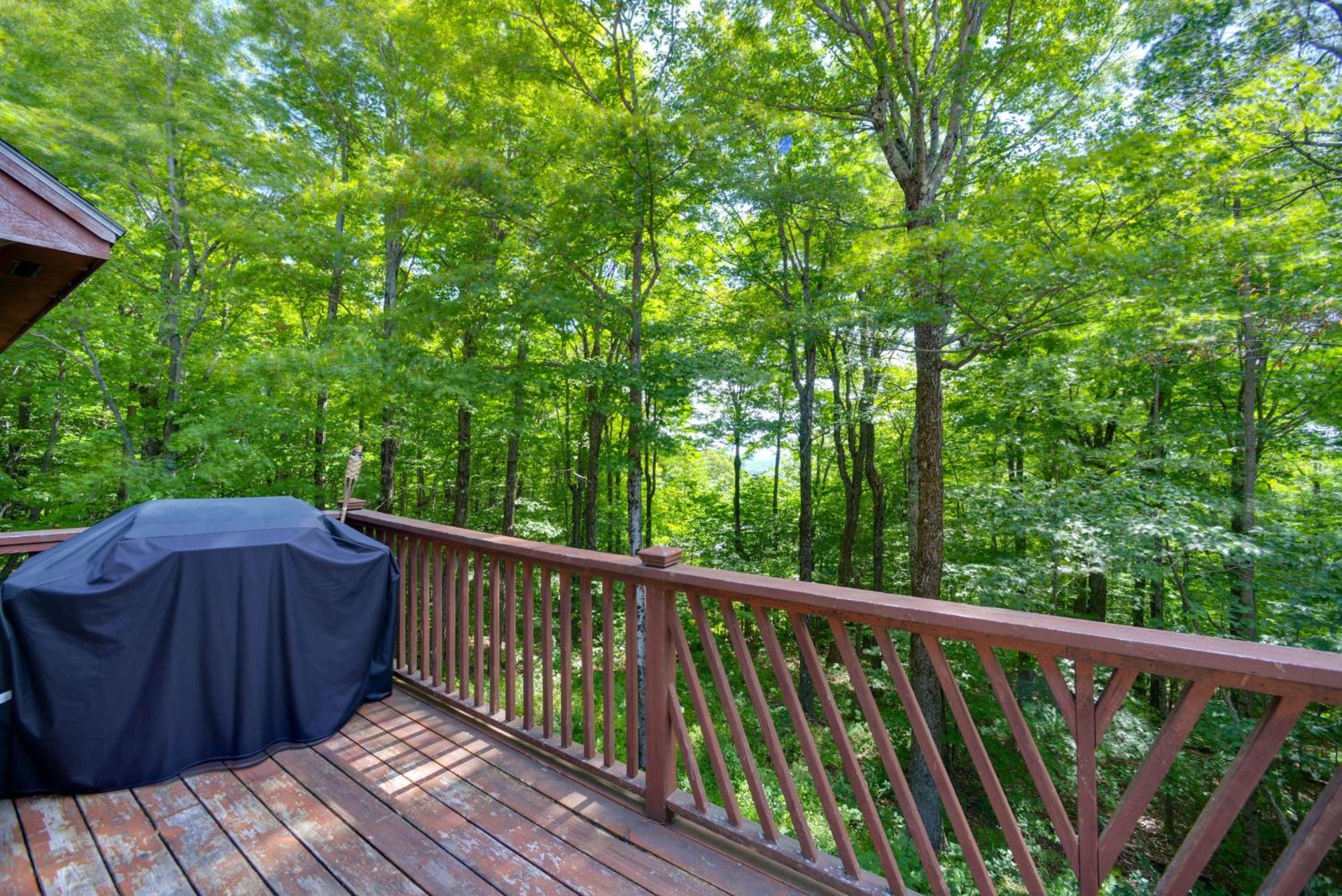 Wilmington Retreat With Deck, Lake Views And Game Room Ngoại thất bức ảnh