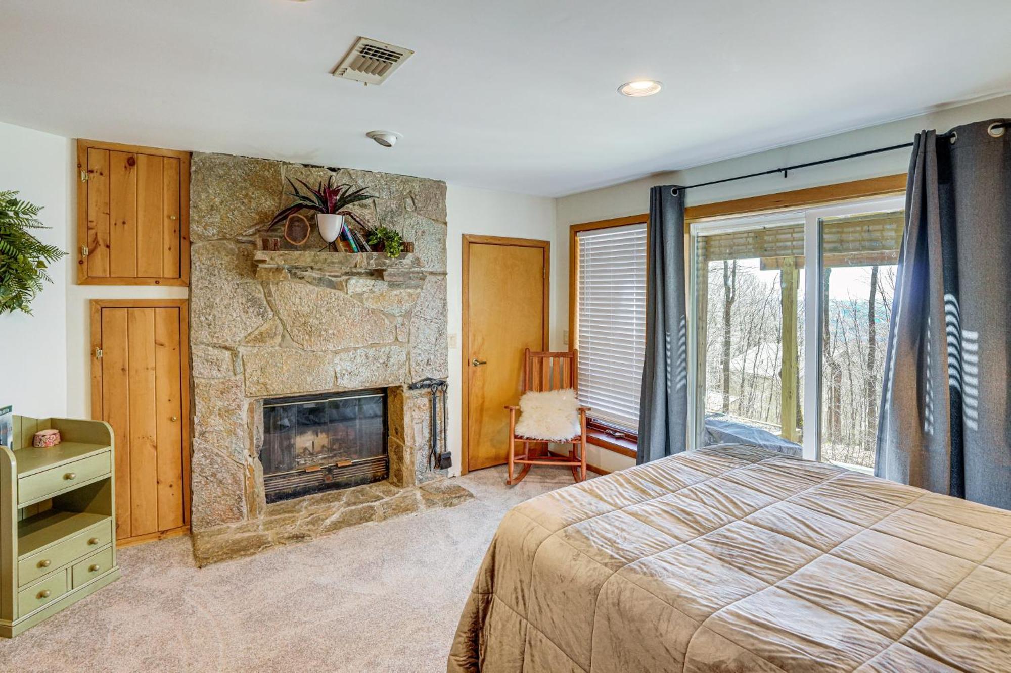 Wilmington Retreat With Deck, Lake Views And Game Room Ngoại thất bức ảnh