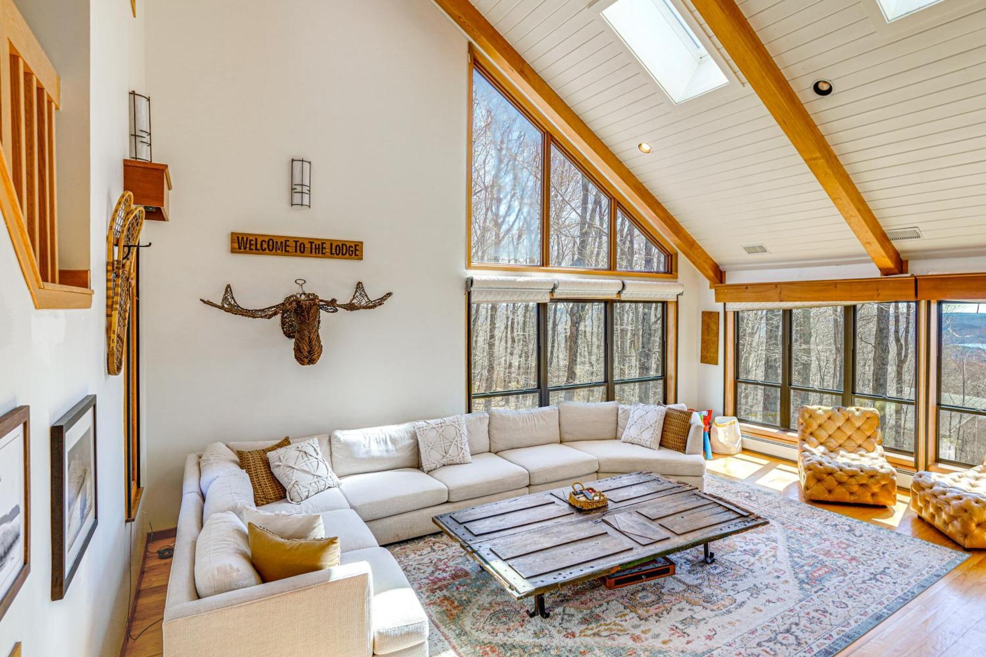 Wilmington Retreat With Deck, Lake Views And Game Room Ngoại thất bức ảnh