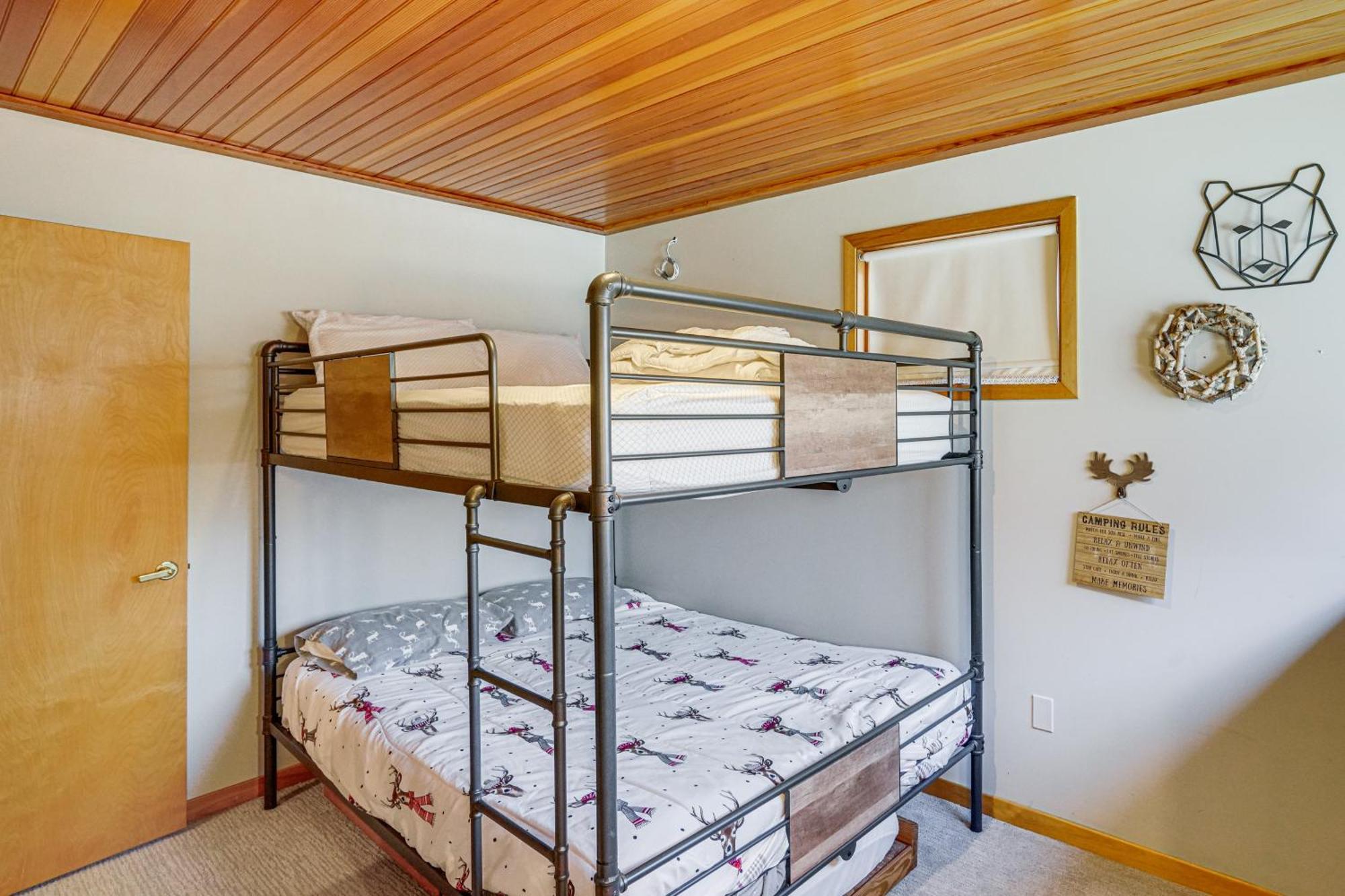 Wilmington Retreat With Deck, Lake Views And Game Room Ngoại thất bức ảnh