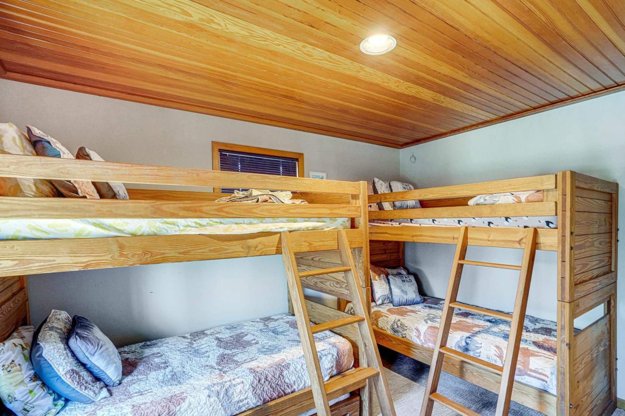 Wilmington Retreat With Deck, Lake Views And Game Room Ngoại thất bức ảnh