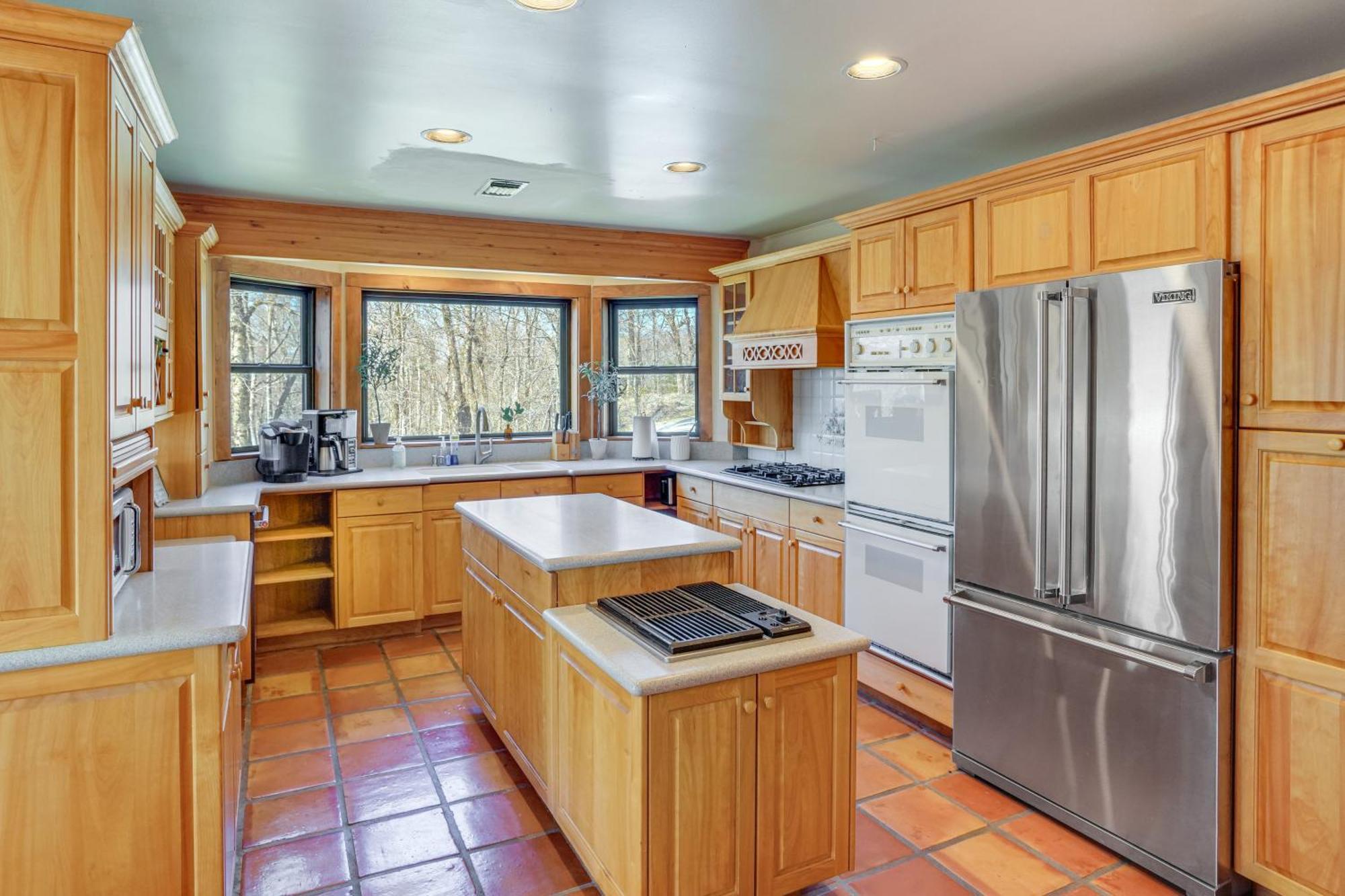 Wilmington Retreat With Deck, Lake Views And Game Room Ngoại thất bức ảnh
