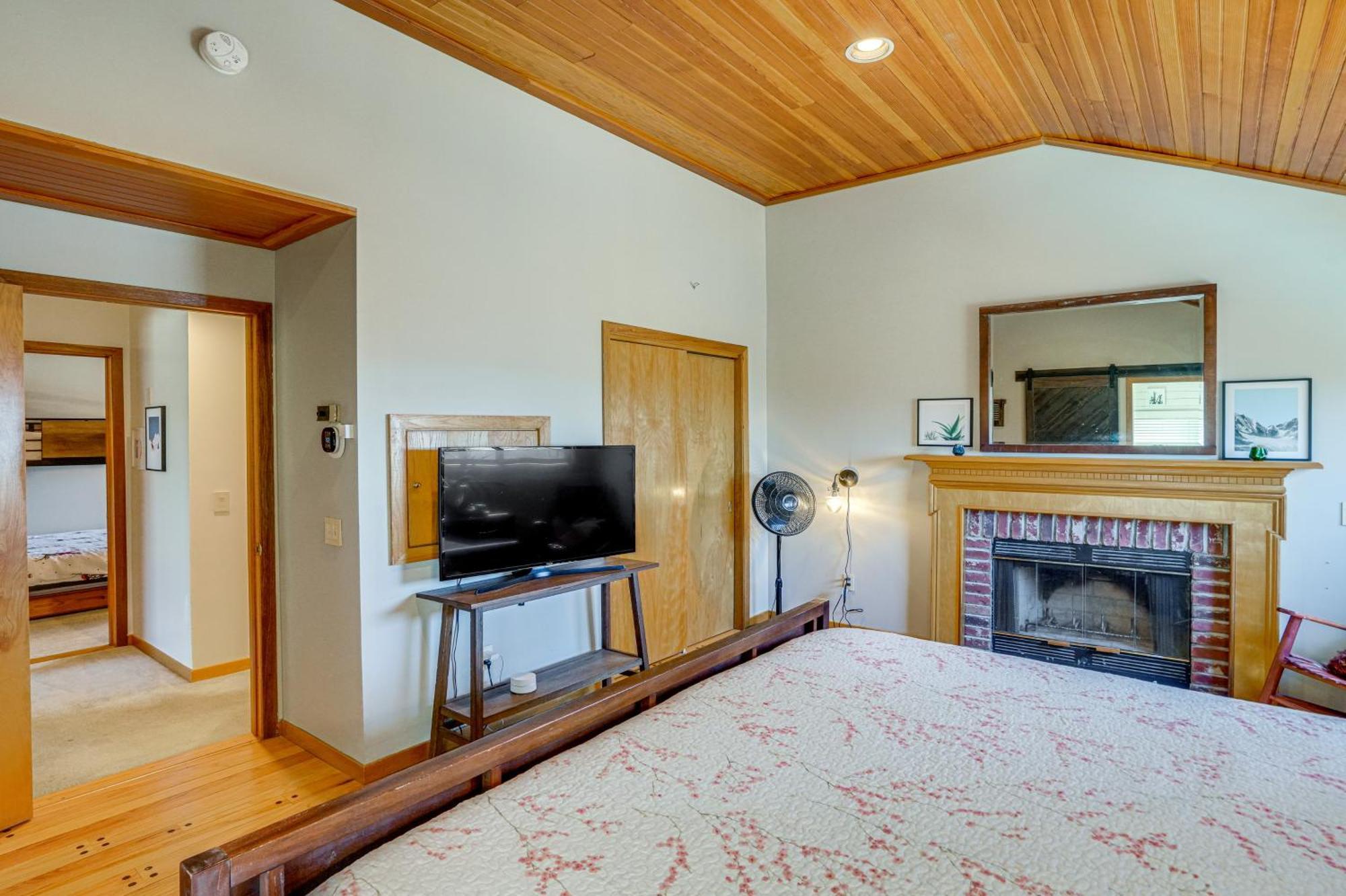 Wilmington Retreat With Deck, Lake Views And Game Room Ngoại thất bức ảnh