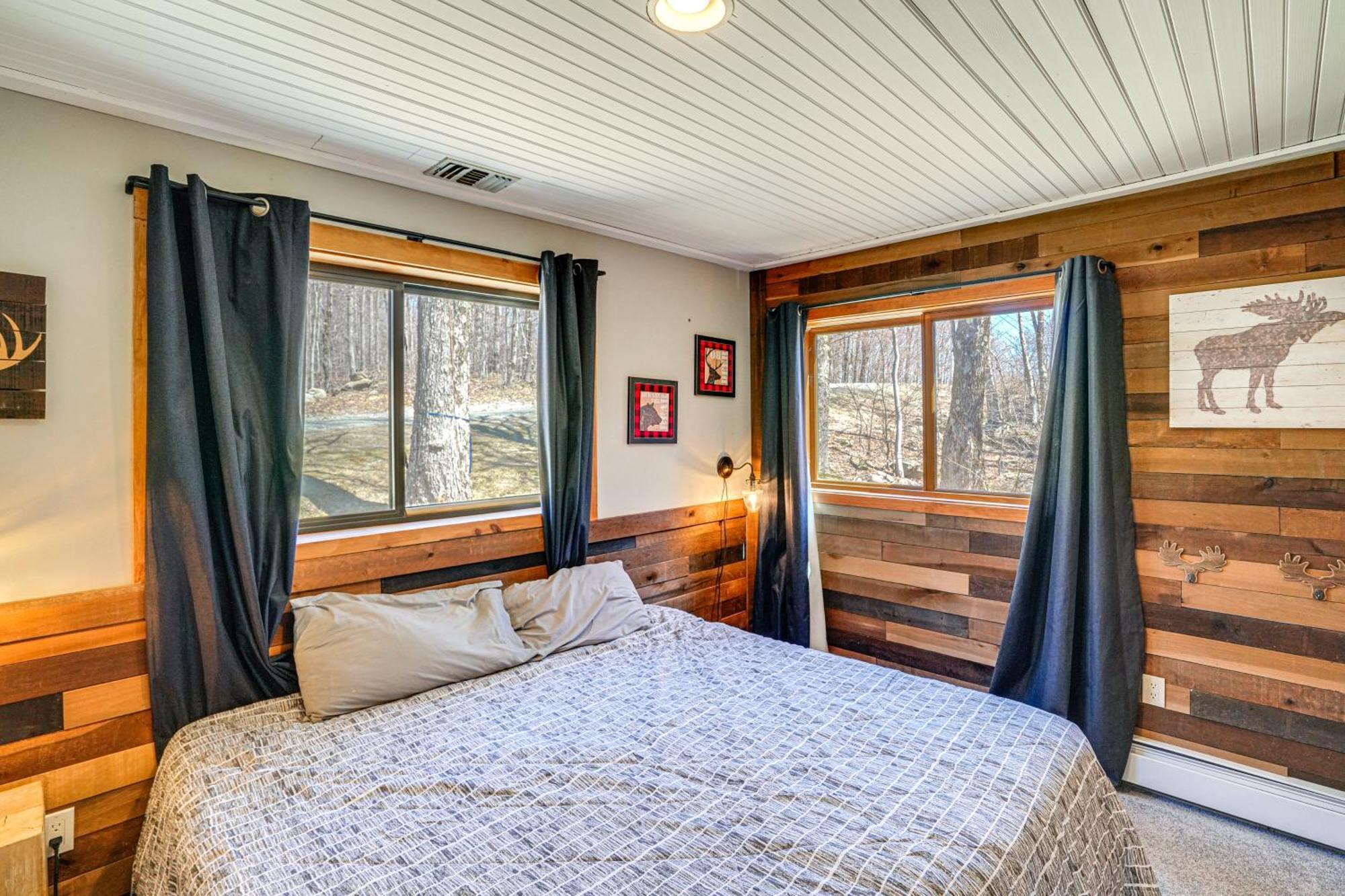 Wilmington Retreat With Deck, Lake Views And Game Room Ngoại thất bức ảnh