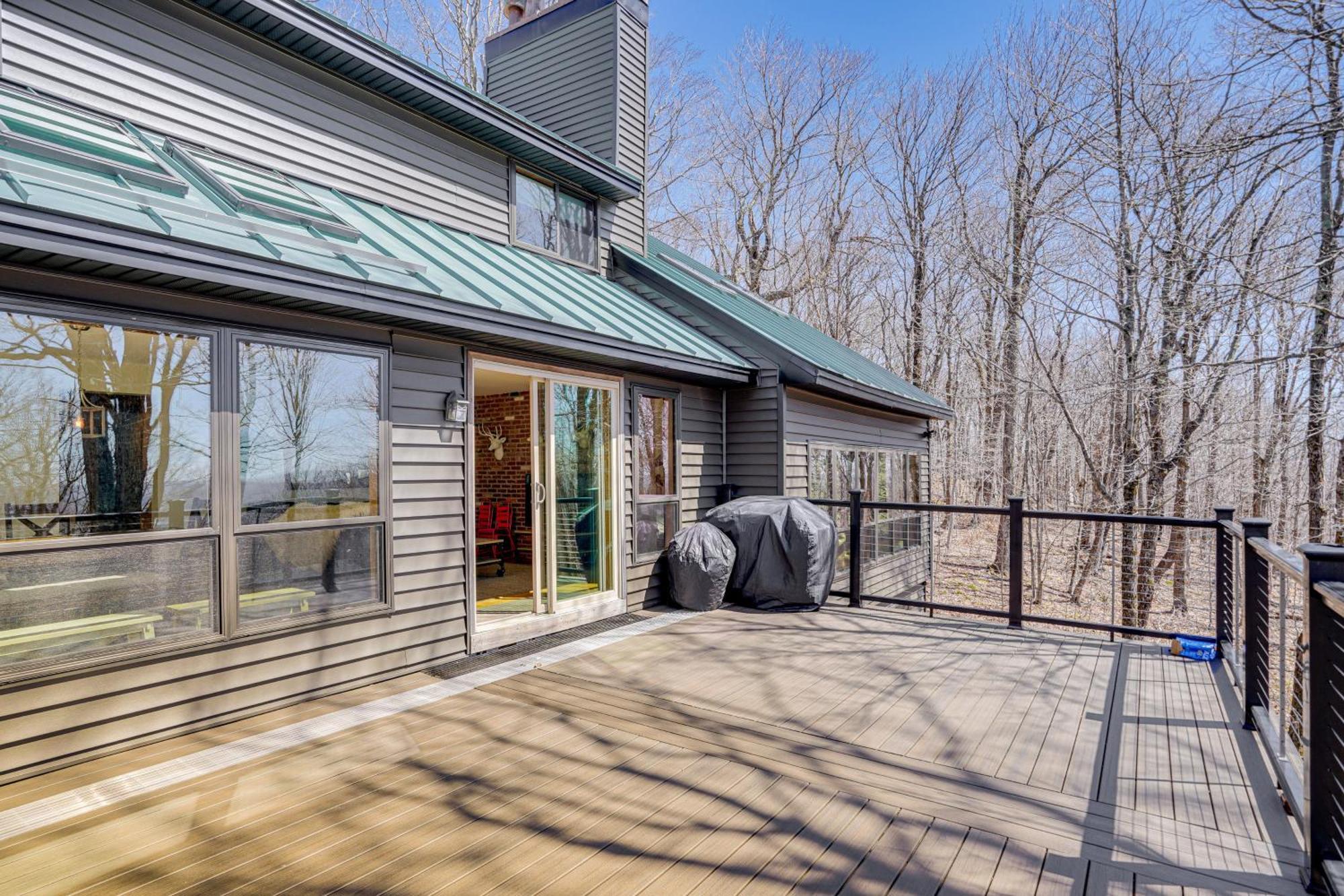 Wilmington Retreat With Deck, Lake Views And Game Room Ngoại thất bức ảnh