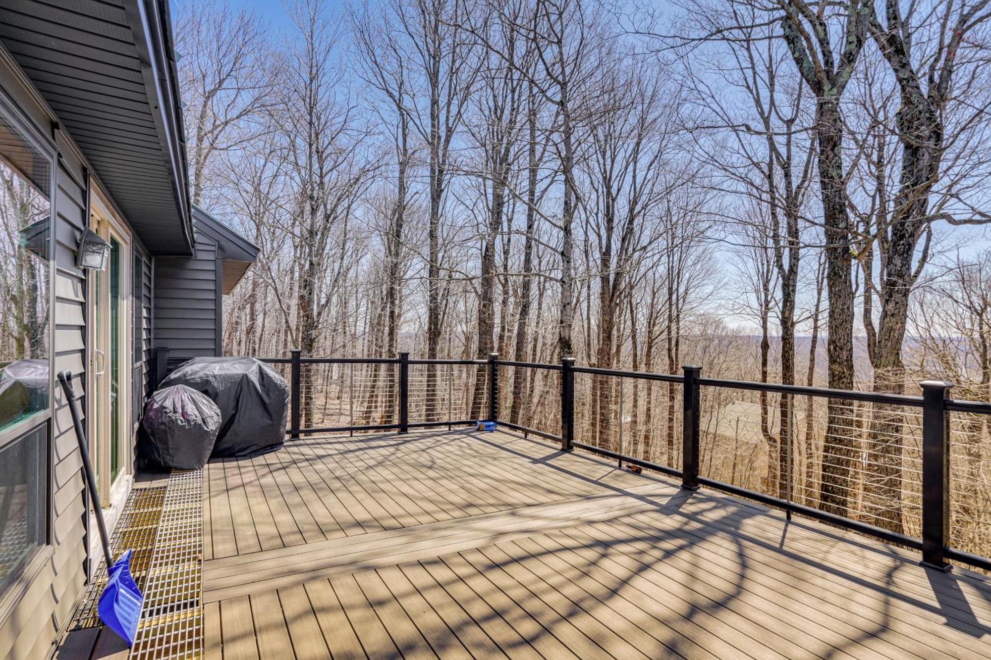Wilmington Retreat With Deck, Lake Views And Game Room Ngoại thất bức ảnh