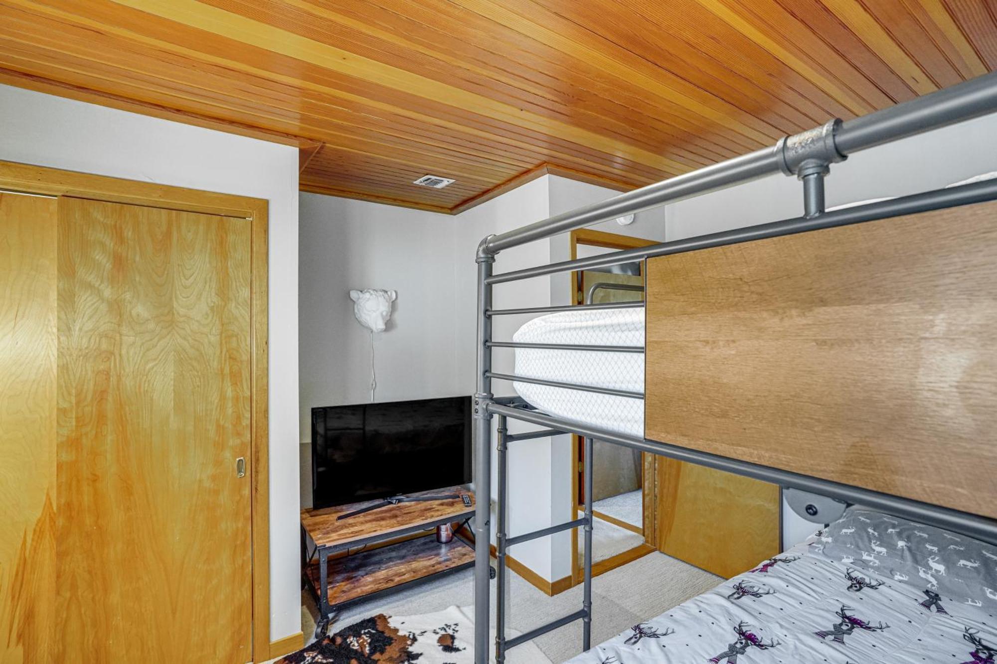 Wilmington Retreat With Deck, Lake Views And Game Room Ngoại thất bức ảnh